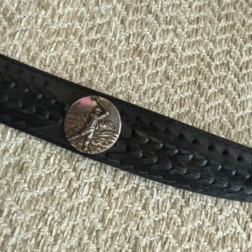 Vintage Onyx Brighton golf detail. Braided Black Leather Belt